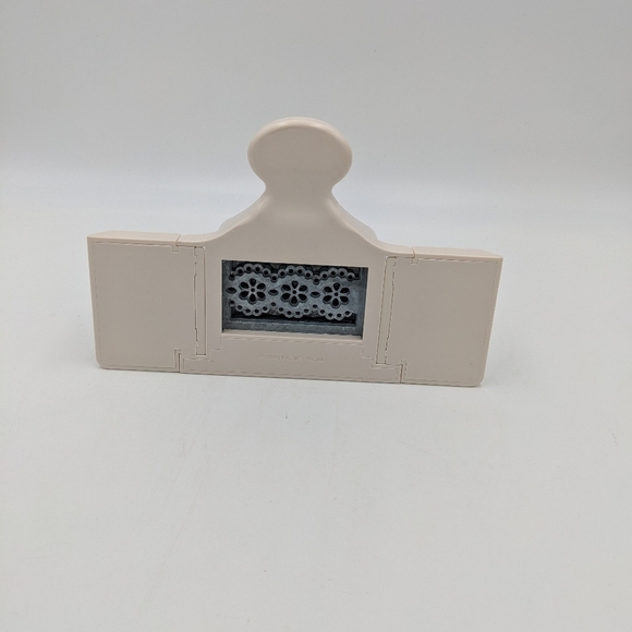 Martha Stewart Floral Lace Edge Paper Punch - Picture 3 of 5